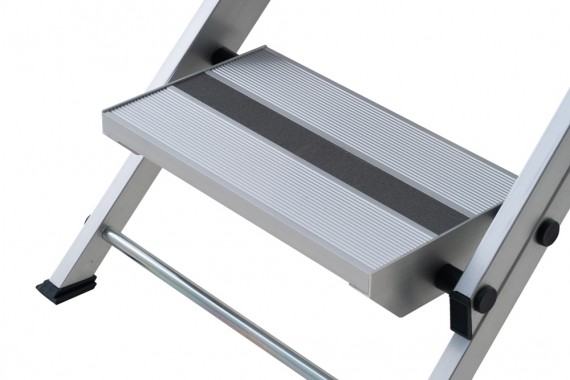 Sgabello pieghevole in acciaio 3 gradini portatile e resistente Gierre  Scale - Ferramenta Shop Online by VENEROTA